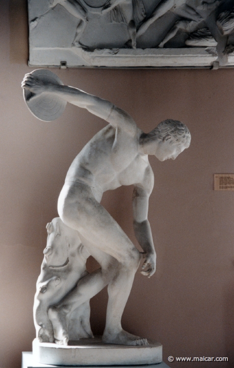 5223.jpg - 5223: Discus Thrower. Roman copy of a work by Myron. Bronze original in Vatican Museum, c. 450 BC. Antikmuseet, Lund.