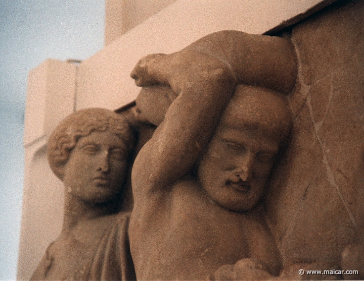 6810.jpg - 6810: The apples of the Hesperides. Athena, Herakles, and Atlas with the apples. Archaeological Museum, Olympia.