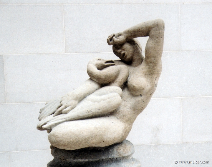 9413.jpg - 9413: Kai Nielsen 1882-1924: Leda with the swan, 1918. Sandstone. Statens Museum for Kunst, Copenhagen.